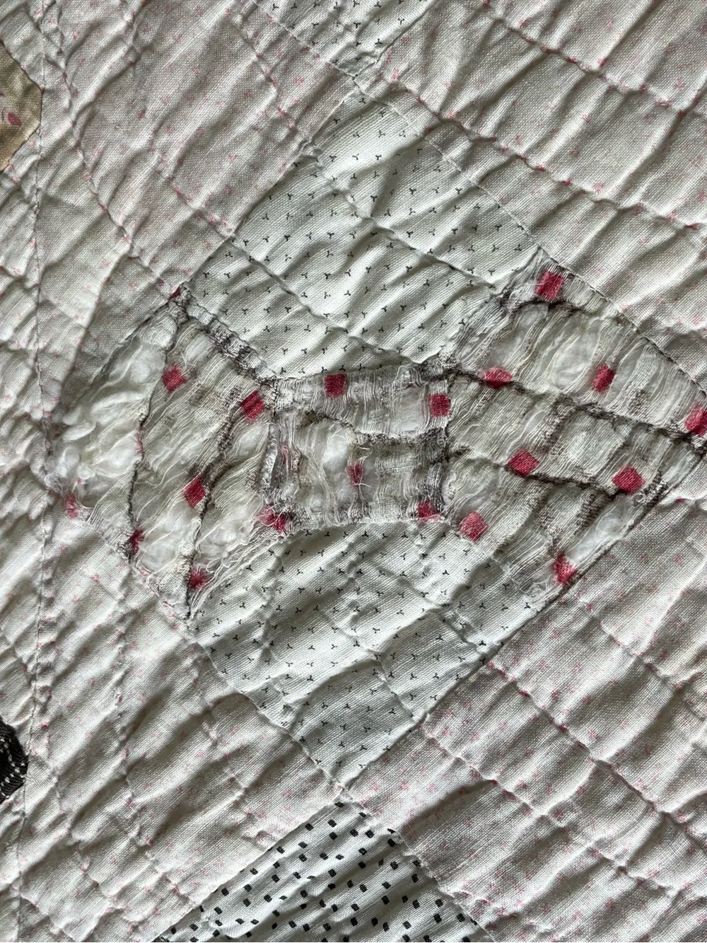 Antique 1930s 40s Bow Tie Quilt Feedsack Patchwork Hand Quilted Cutter Vintage